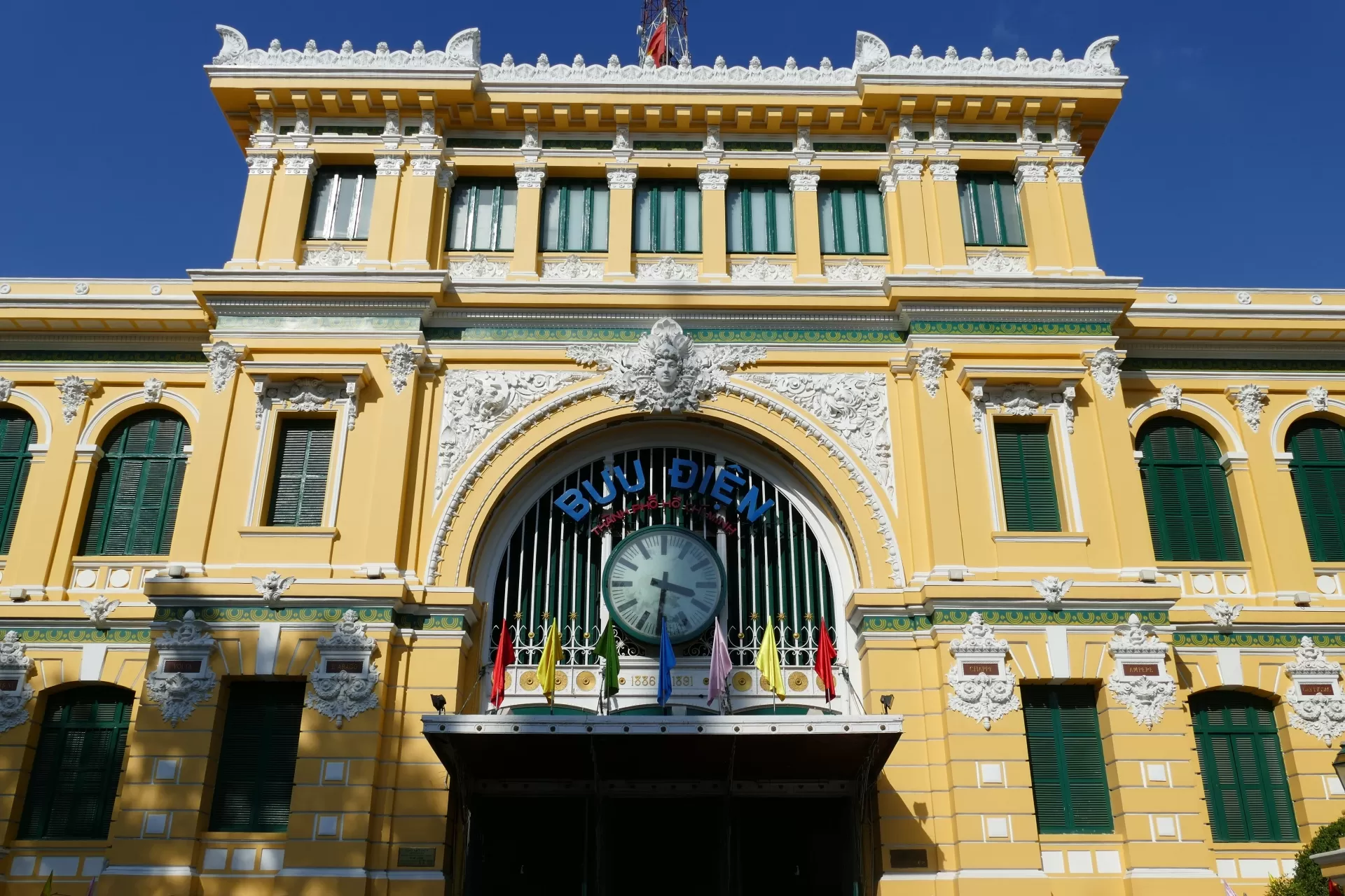 5 Days In Saigon – 2 Days Tour Mekong Can Tho